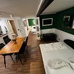 Db Interiors アパート *