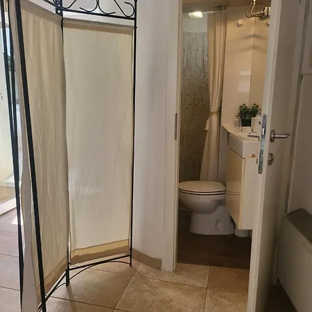 Db Interiors 아파트 스플리트