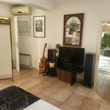 Db Interiors * Split