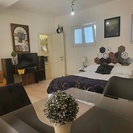 Db Interiors 아파트 스플리트