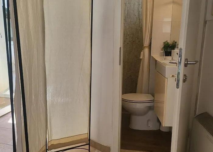 Db Interiors 아파트 스플리트